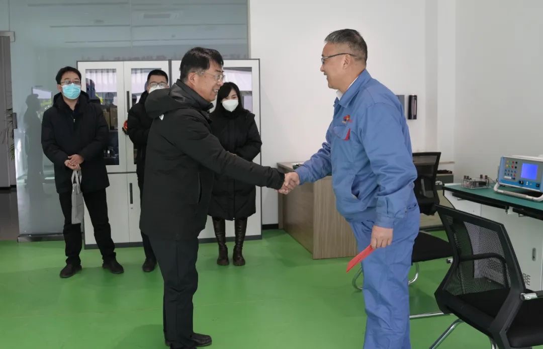 191674100407994088.jpeg 张建安慰问3.JPG