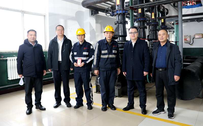 041707031388289088.jpeg 呼少平 孙保庆慰问2_副本.jpg