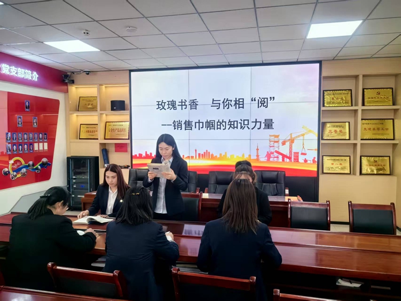 女工阅读2.jpg